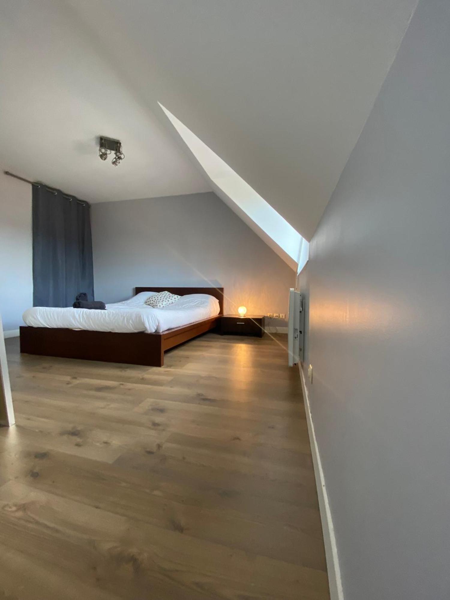 2 Chambres Hyper Centre Avec Place De Parking Et Wifi Amiens Bagian luar foto