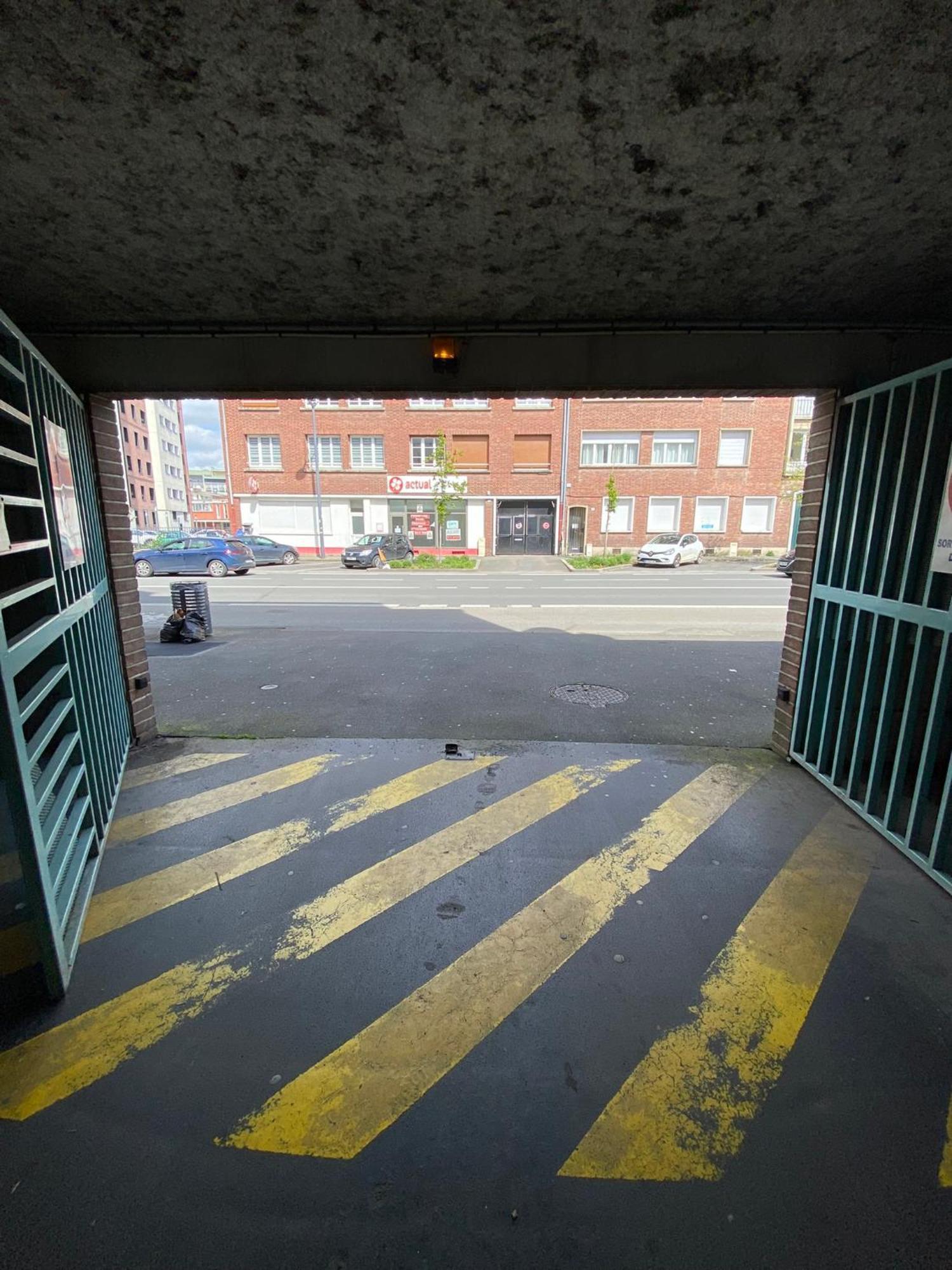 2 Chambres Hyper Centre Avec Place De Parking Et Wifi Amiens Bagian luar foto