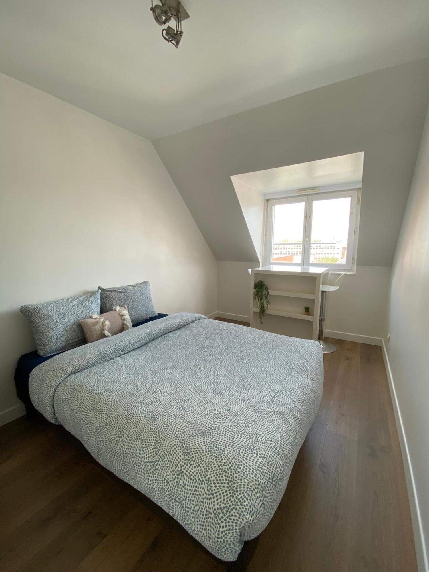 2 Chambres Hyper Centre Avec Place De Parking Et Wifi Amiens Bagian luar foto