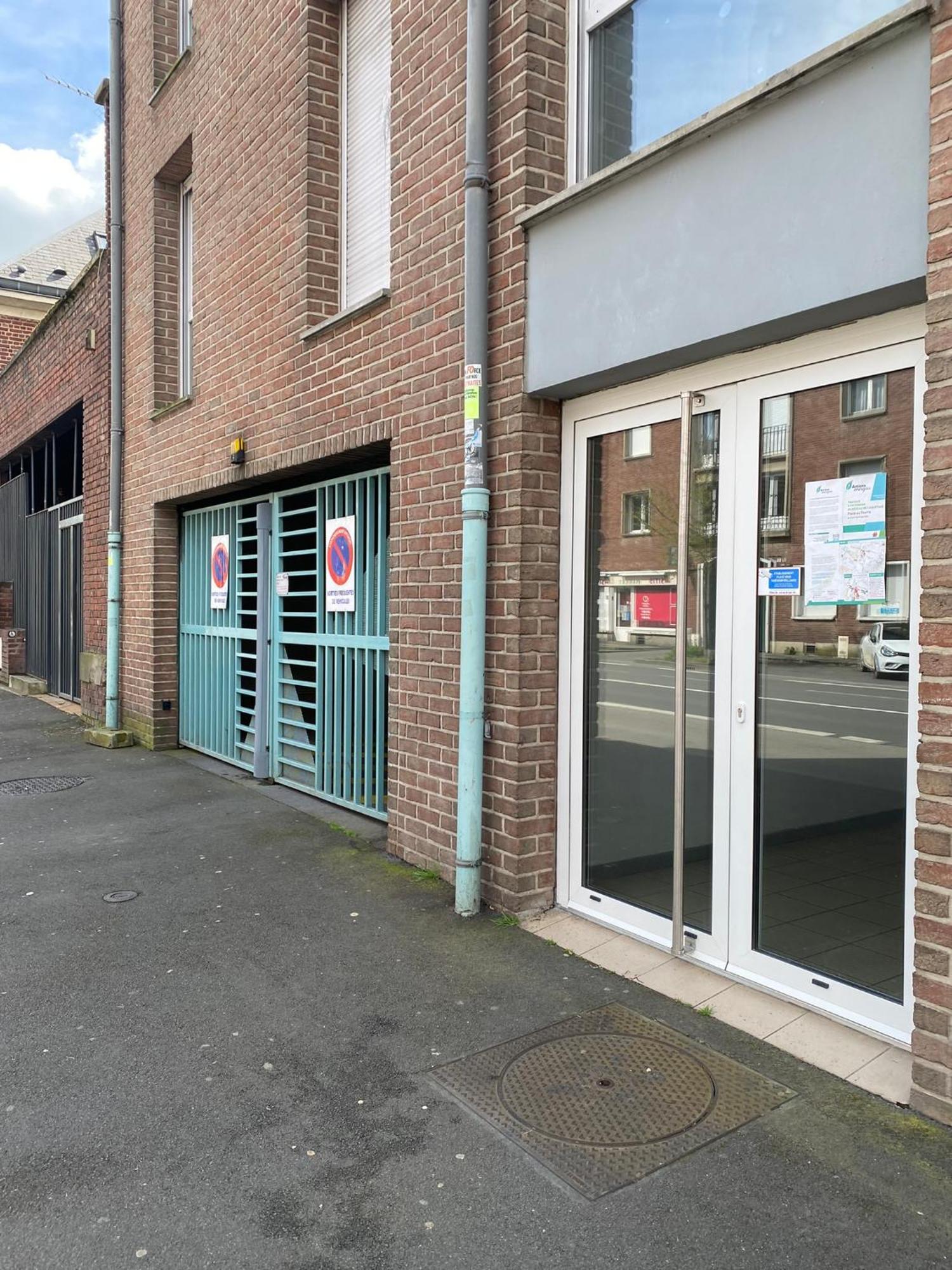 2 Chambres Hyper Centre Avec Place De Parking Et Wifi Amiens Bagian luar foto