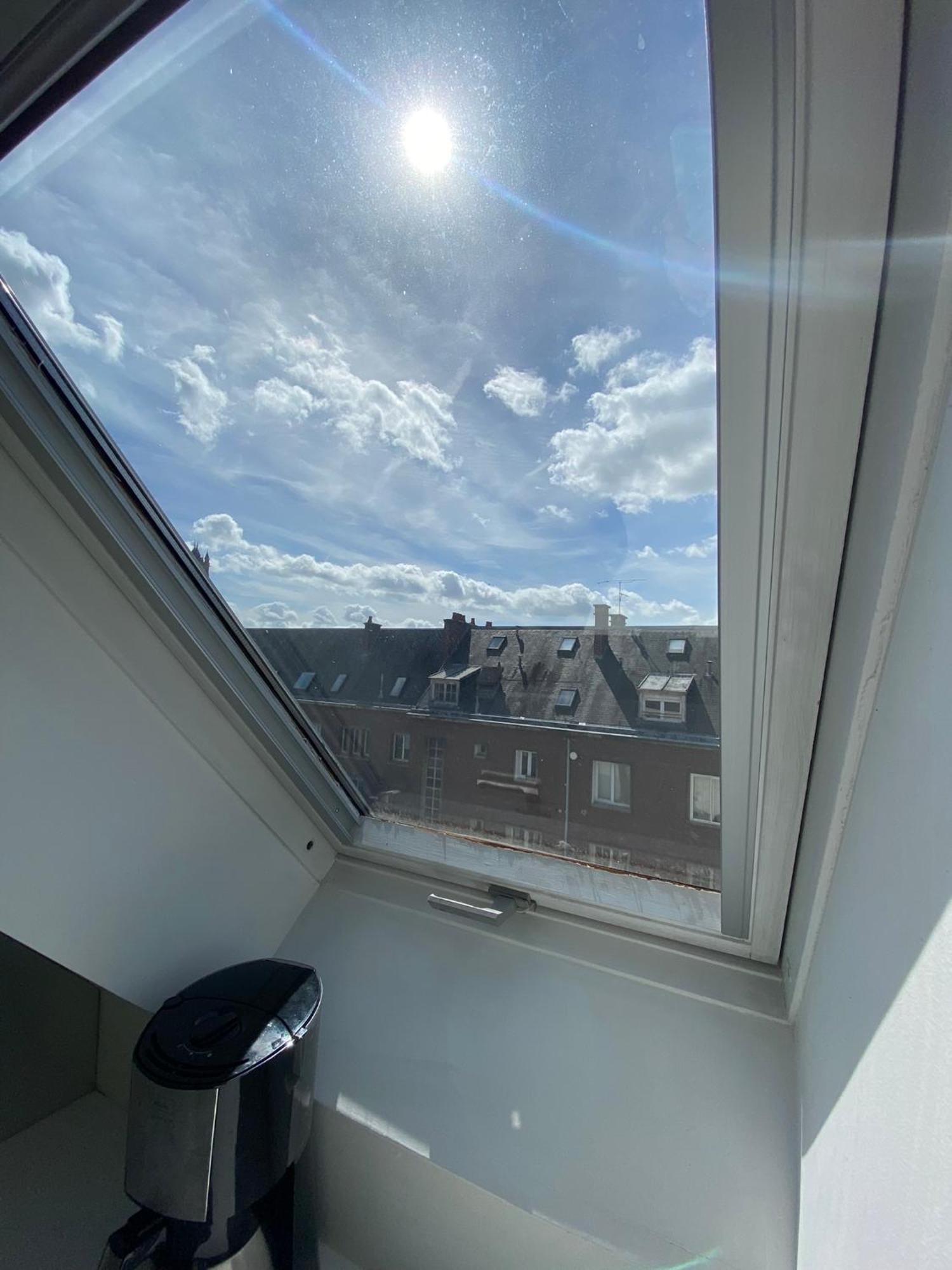 2 Chambres Hyper Centre Avec Place De Parking Et Wifi Amiens Bagian luar foto